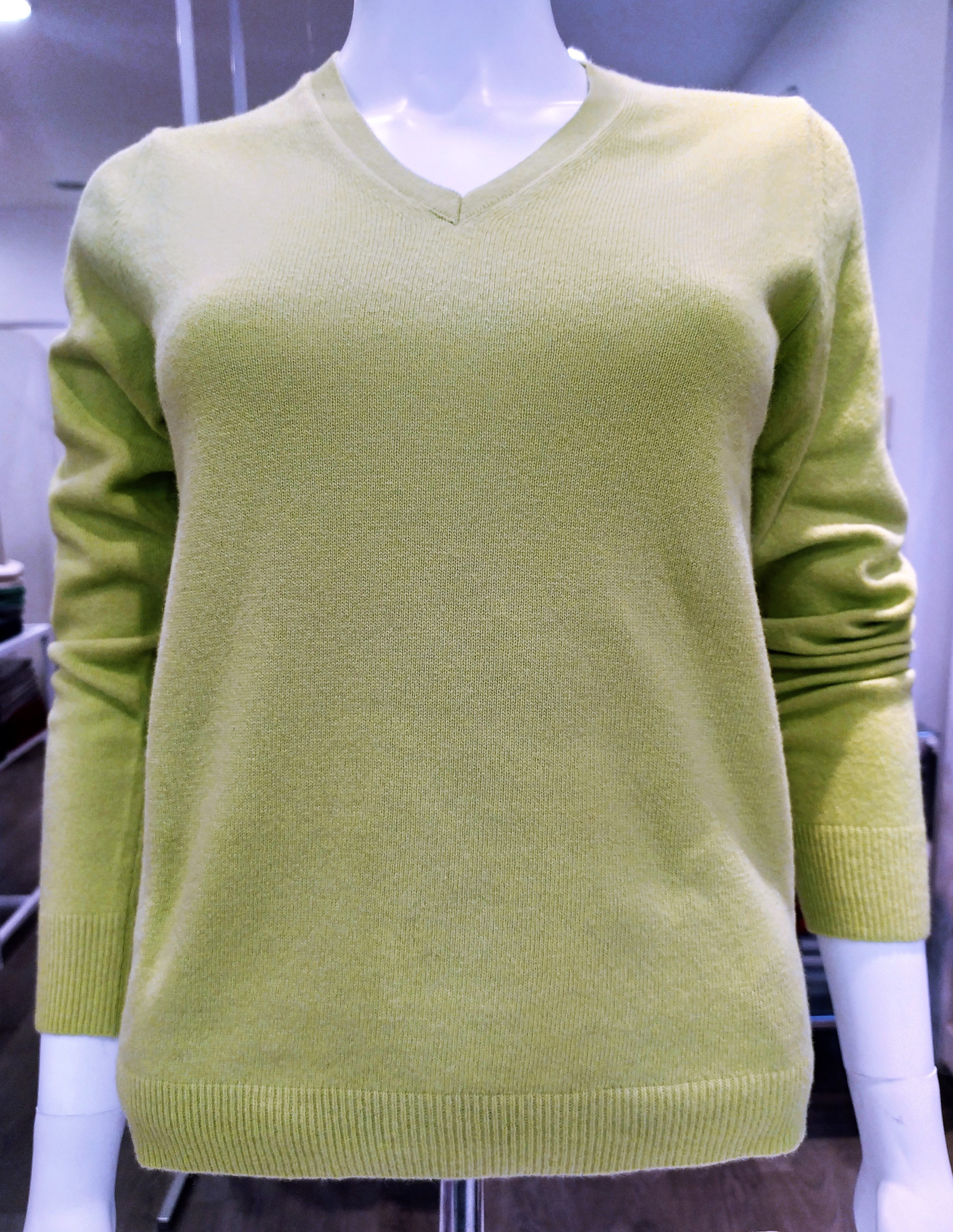 Maglia Scollo a v con lana e cashmere Verde mela