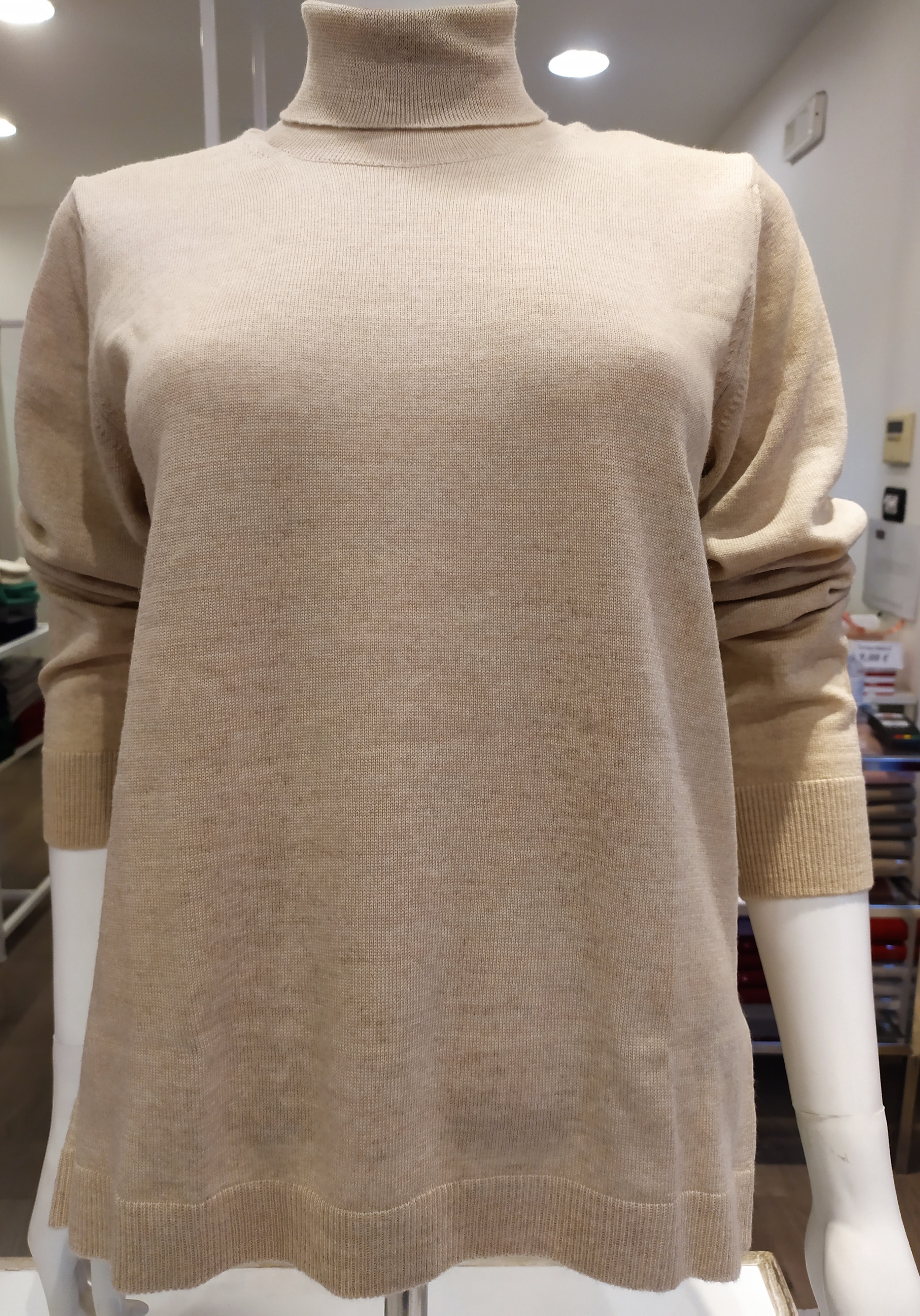 Maglia Dolcevita in lana merinos made in Italy Beige