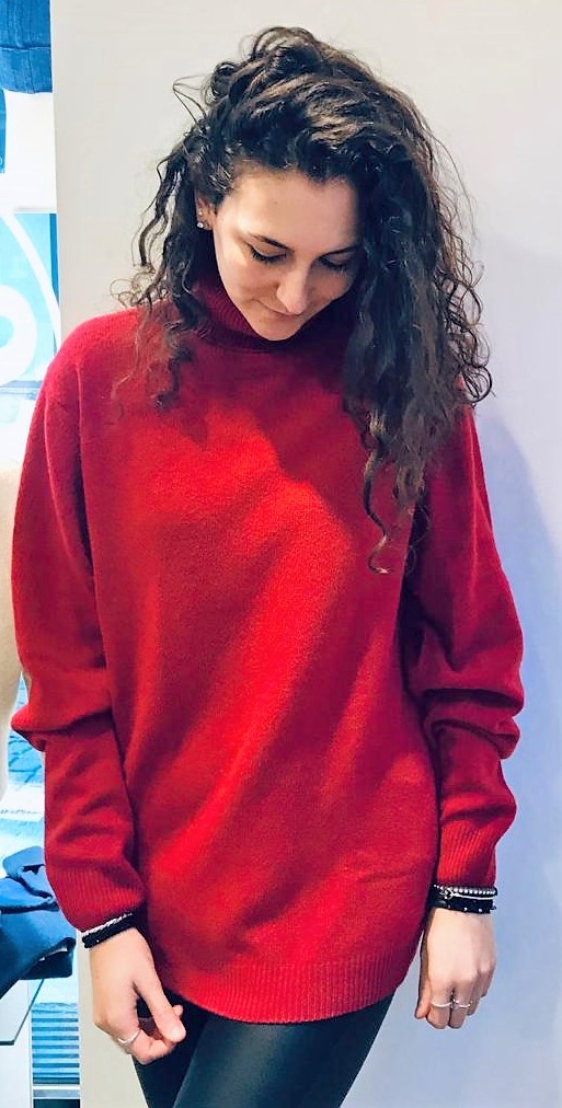 Maglia dolcevita Over puro cashmere toscano rossa
