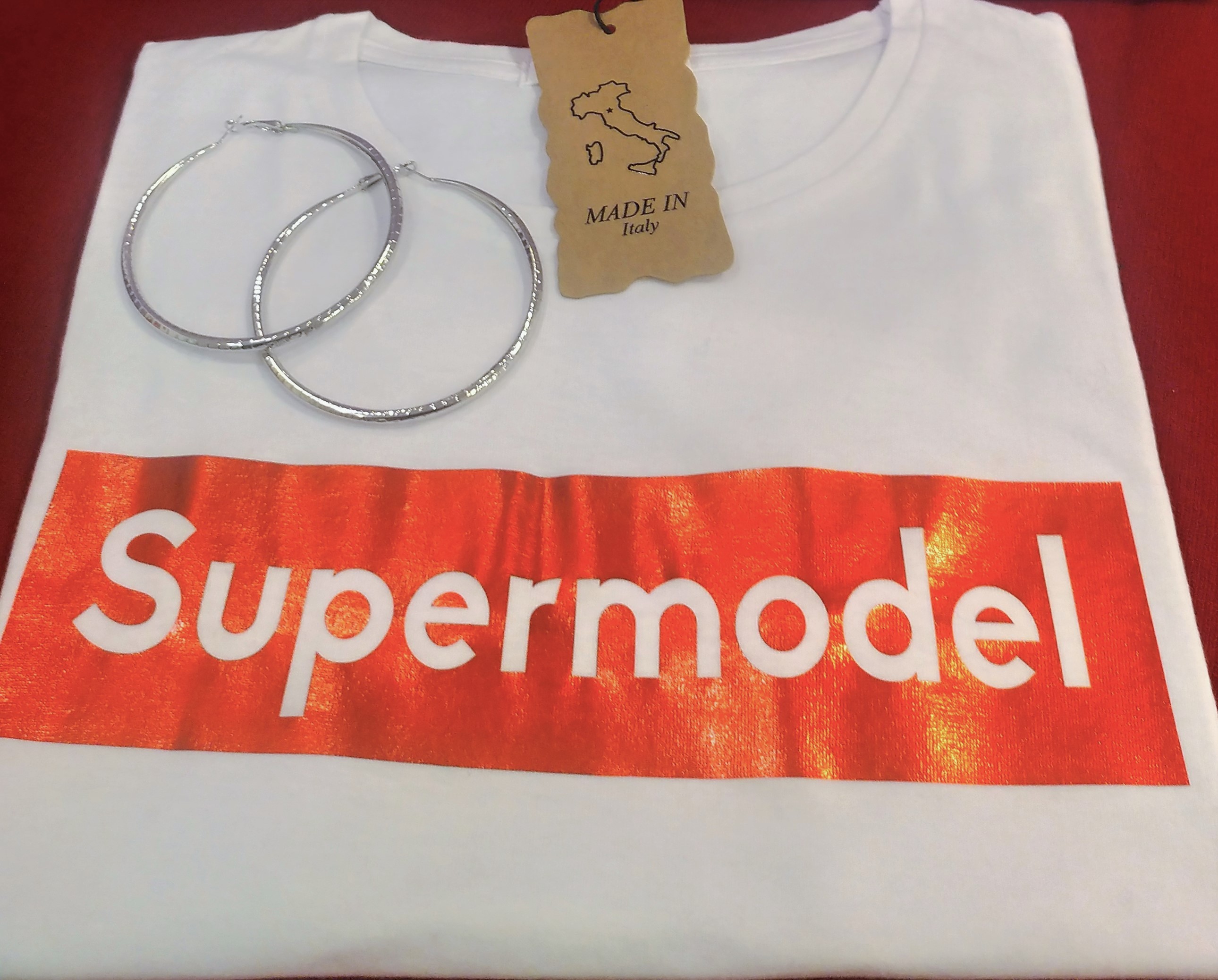 Offerta T-shirt Supermodel + Orecchini Stefy