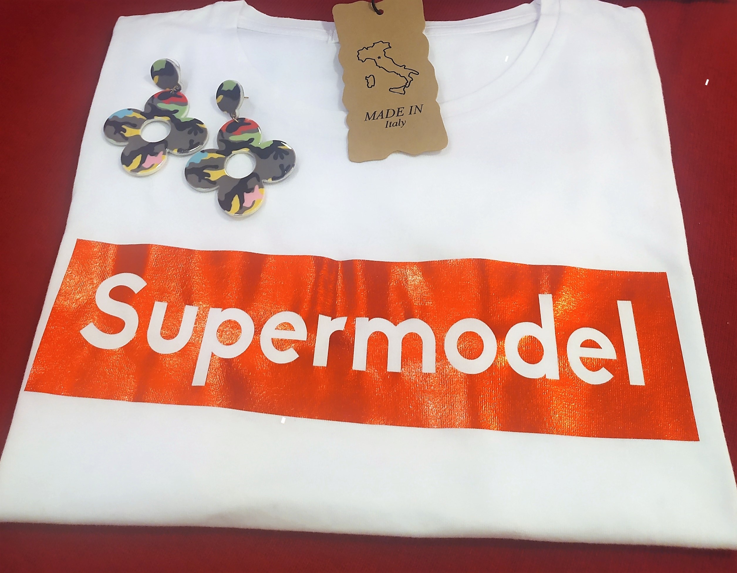 Offerta t-shirt Supermodel + Orecchini 