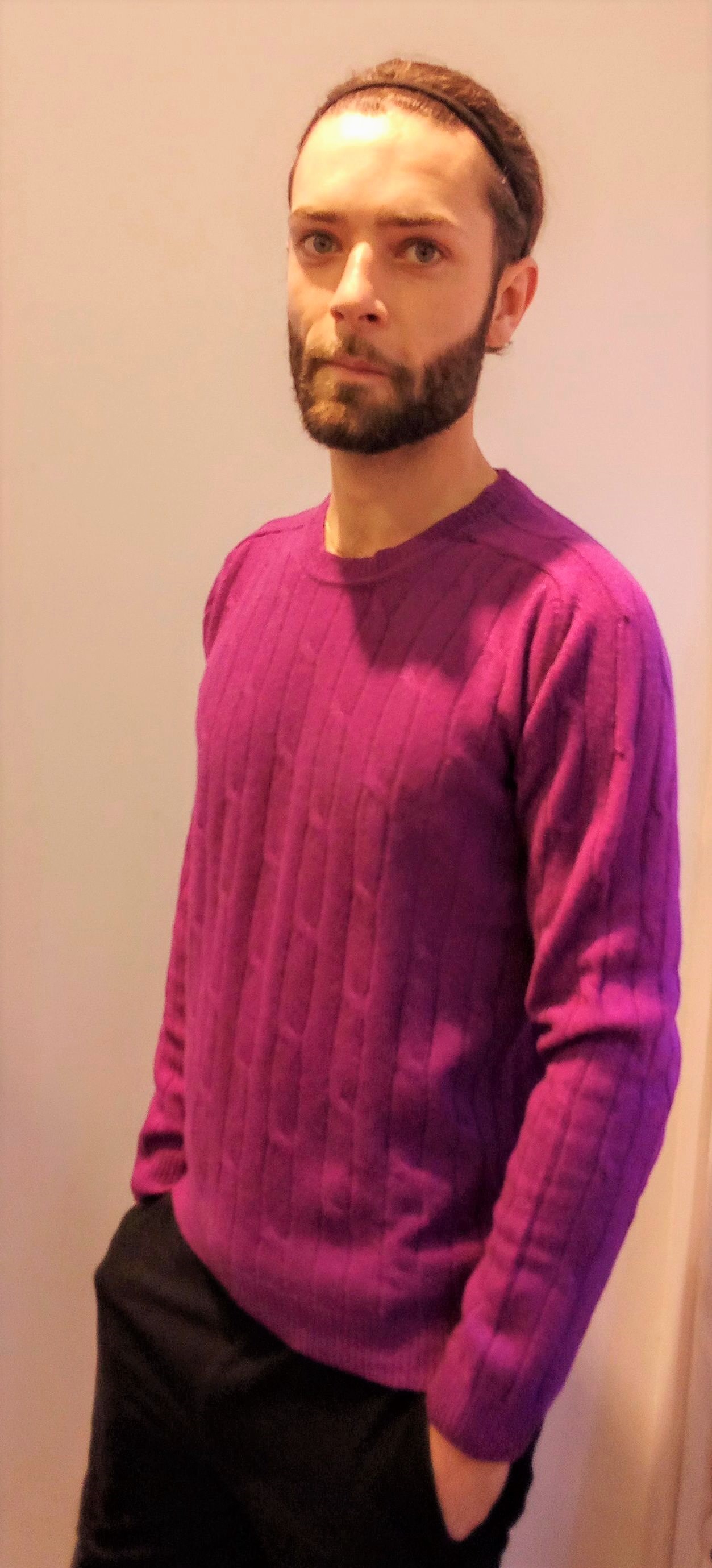 Maglia girocollo puro cashmere toscano con treccia Viola